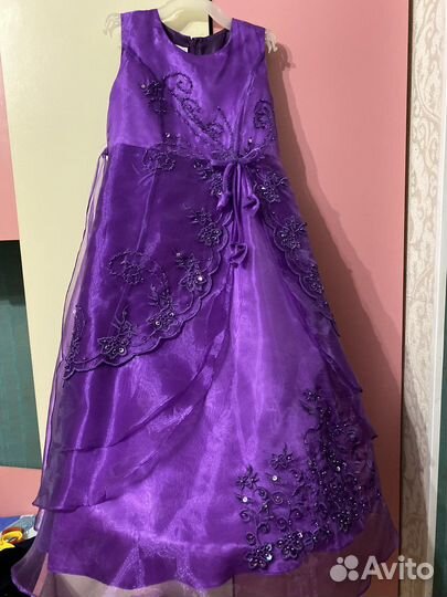 Платья праздничные