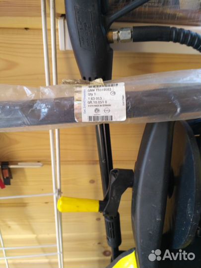 Уплотнитель лоб.стекла левый Астра J 13319583