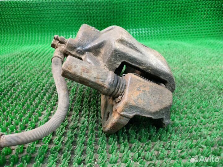 Суппорт передний правый Mazda 626 GE FS 1995