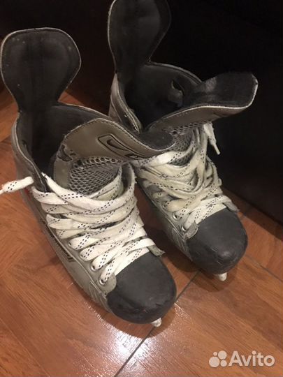 Хоккейные коньки bauer