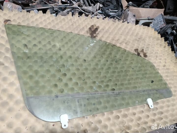 Стекло двери правое Mitsubishi Outlander Xl
