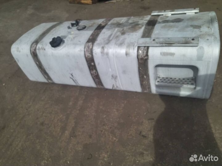 Топливный бак MAN TGX 2008 81122016448