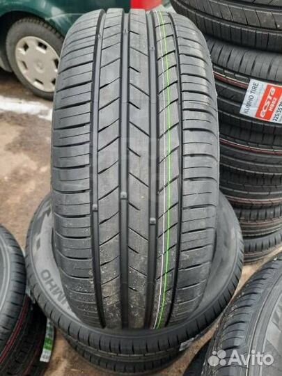 Kumho Ecsta HS52 235/45 R18 98W