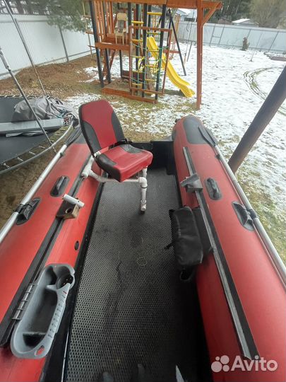 Продам лодку с мотором