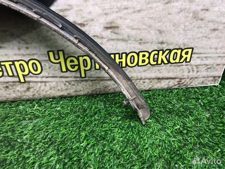 Молдинг на крыло передний левый Renault Sandero 1