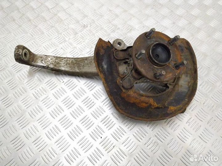 Кулак передний левый Lexus IS 2 (XE20) 2007