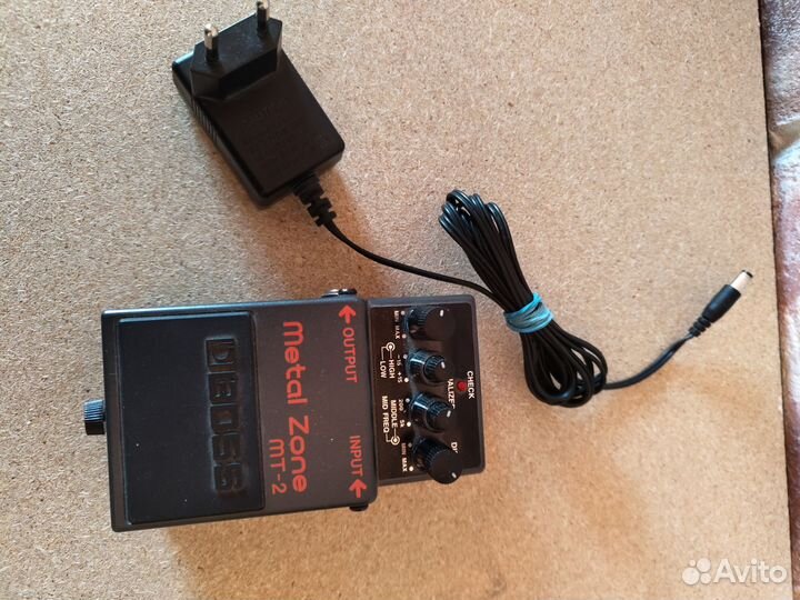 Педаль гитарная boss MT-2 Metal Zone
