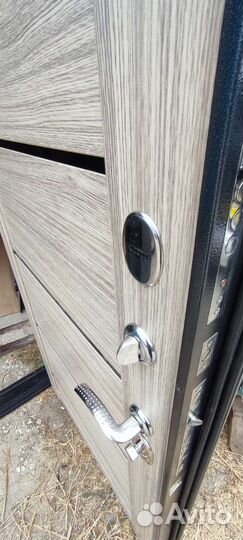 Дверь 11см входная 96я металлическая