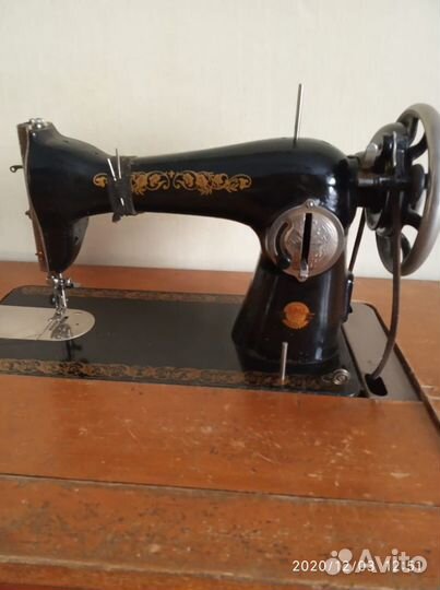 Швейная машина ножная