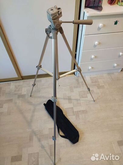 Штатив для фотоаппарата