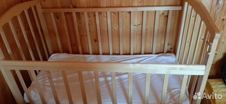 Детская кроватка