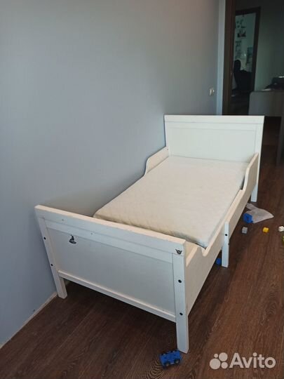 Детская кровать IKEA раздвижная с матрасом сундвик