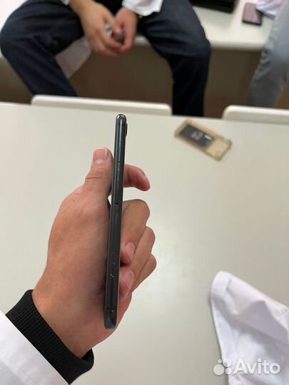 iPhone SE (2020), 64 ГБ