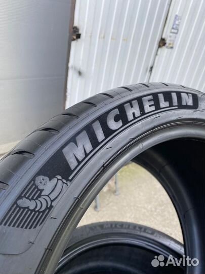 Michelin Pilot Sport 4 S 275/35 R20 и 285/35 R20 104Y