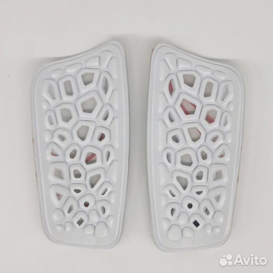 Футбольные щитки