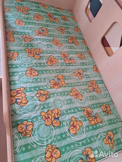 Двухъярусная кровать бу с матрасами