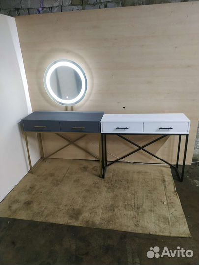 Туалетный столик. Консоль