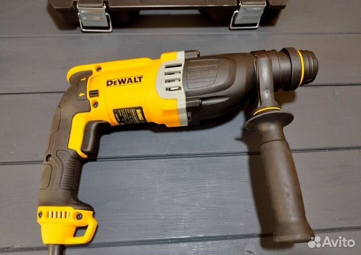 Перфоратор Dewalt сетевой новый