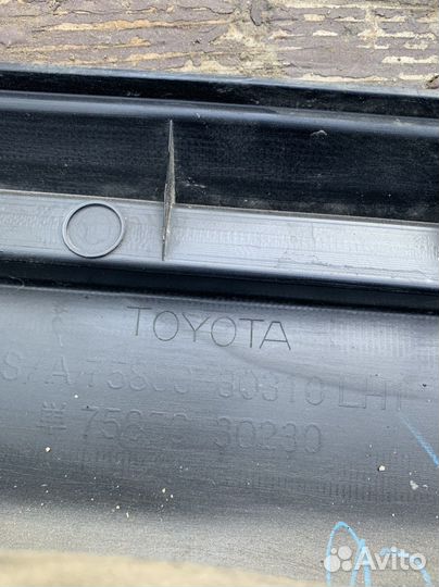 Накладка порога Toyota Crown Majesta 186 04-09 гв