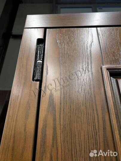 Уличная металлическая дверь с терморазрывом