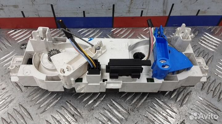 Блок управления климатической установкой Renault M