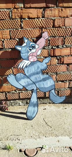 Кот с колбасой из фанеры