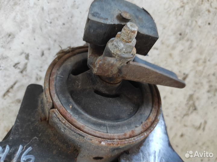 Подушка крепления двигателя Nissan Almera Qg18de