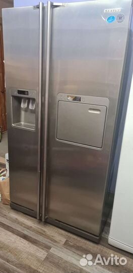 Холодильник Samsung RSJ1feps