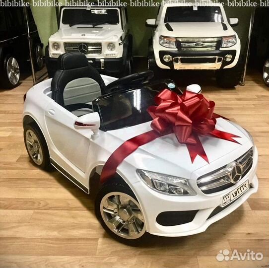 Полноприводный электромобиль машинка