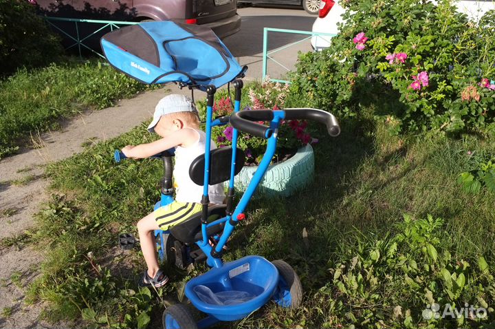 Трехколесный велосипед с родительской ручкой