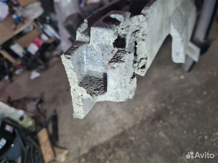 Абсорбер бампера Volkswagen Touran 1 2004