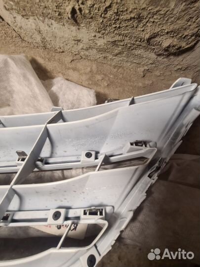 Решетка радиатора toyoya camry