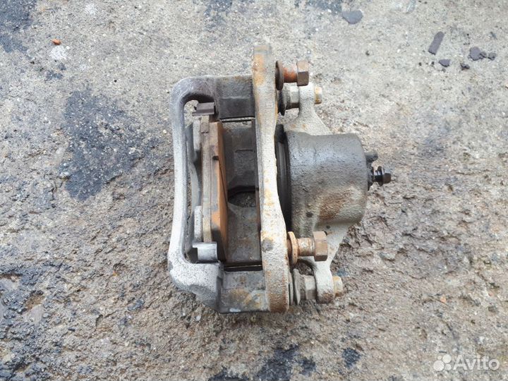 Суппорт передний правый Kia Sportage 3