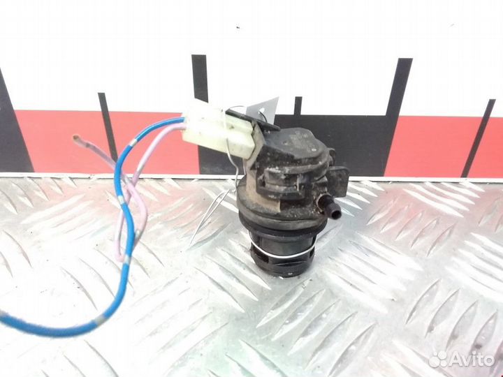 Насос (моторчик) омывателя стекла Daihatsu Charade