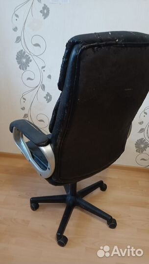 Компьютерное офисное кресло