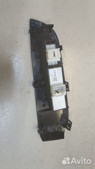 Кнопка стеклоподъемника Subaru Legacy (B15), 2018
