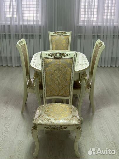 Стол и Стулья