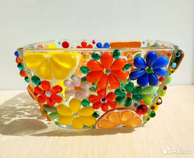 Конфетница стеклянная с декором