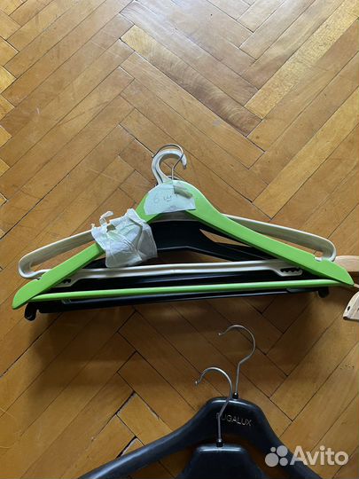 Вешалки для одежды