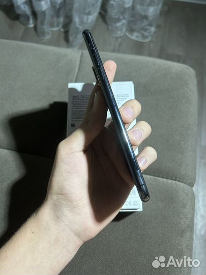 Телефон iPhone Xs max 64 gb