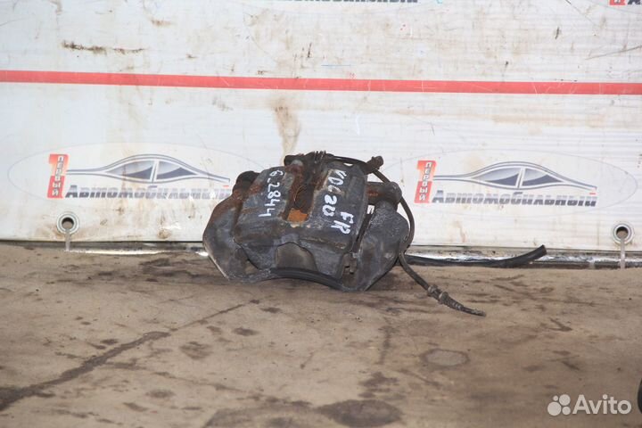 Суппорт перед право c Mercedes C-Class W203 M271E1