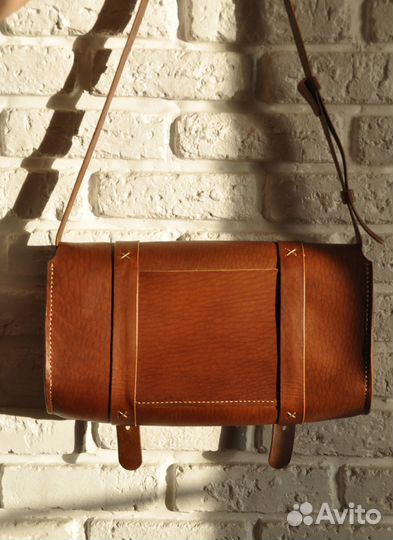 Женская сумочка из кожи в этническом стиле