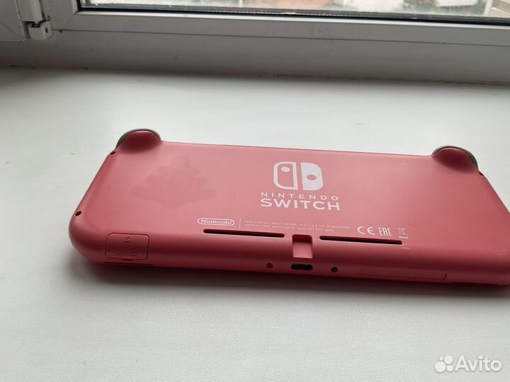 Nintendo switch lite + Zelda Tears of the kingdom