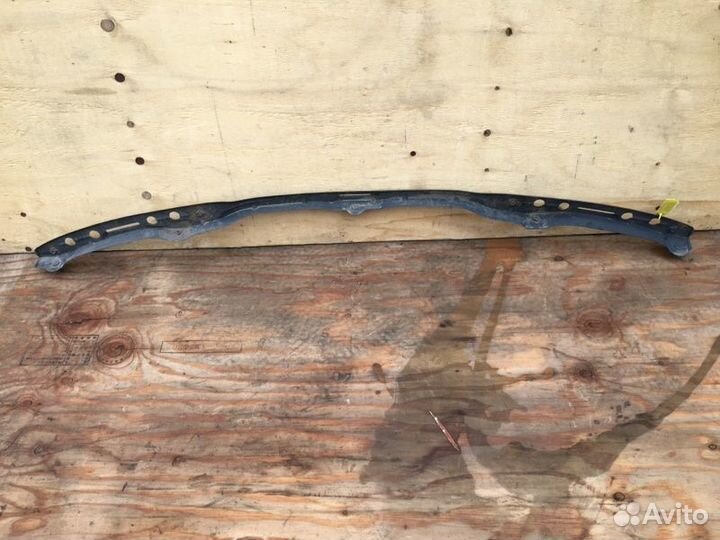 Усилитель бампера зад. toyota corolla