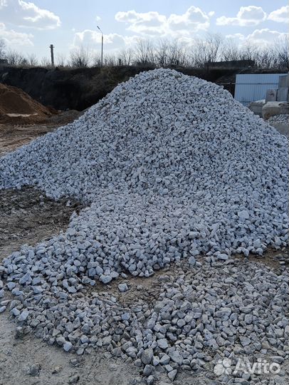 Небольшой объем песка, щебня, асф.крошки