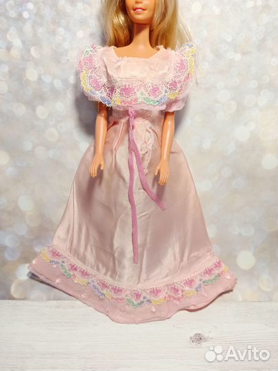 Платье для кукол формата Барби