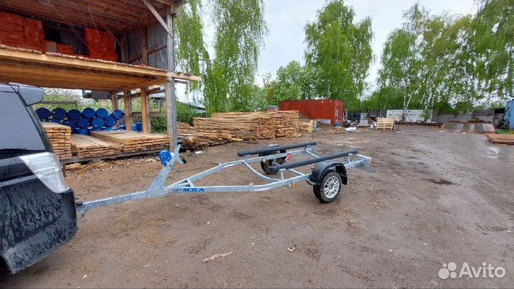 Прицеп легковой лодочный. Грузоподъёмность: 563 кг