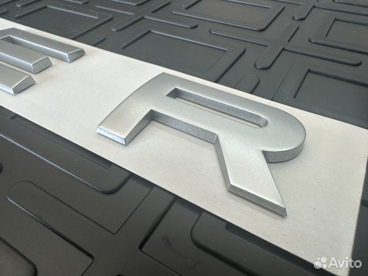 Range Rover буквы серебро LR надпись перед задняя