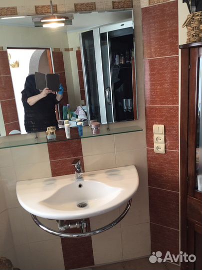 Зеркало с полочкой размер1мх75в отличном состоянии