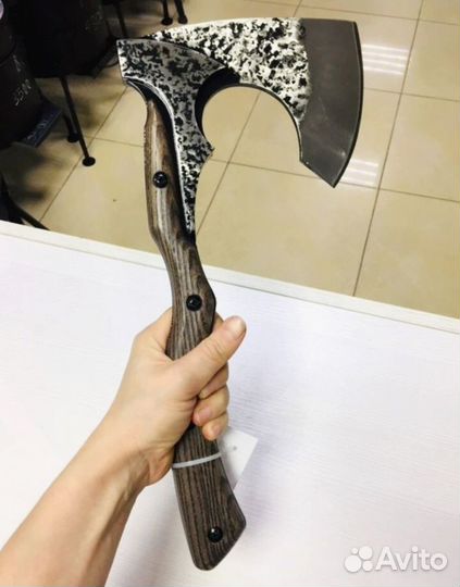 Топор кованый